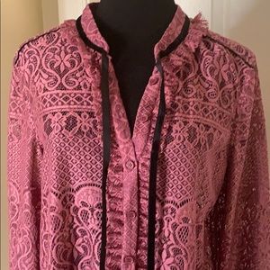 LACE AND VELVET TOP